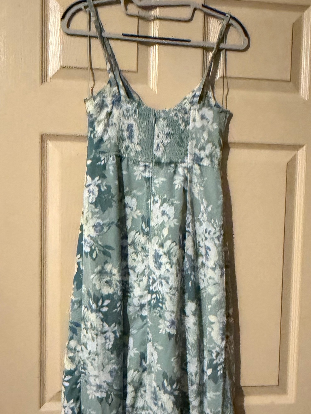 Abercrombie & Fitch Floral Sage Green Slip Dress with Spaghetti Straps - Picture 4 of 6